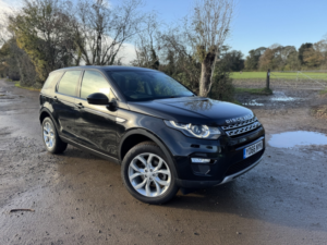 2016 Land Rover Discovery Sport 2.0 Td4 Hse in Black — image 2