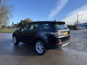 2016 Land Rover Discovery Sport 2.0 Td4 Hse in Black — image 4