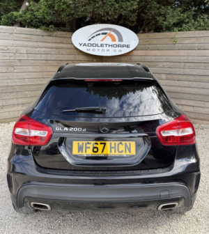2017 Mercedes-Benz Gla 2.1 Gla200d Amg Line in Black — image 4