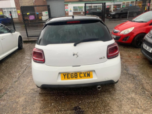 2018 Ds Automobiles Ds 3 1.6 Bluehdi Connected Chic Euro 6 (s/s) 3dr in White — image 6