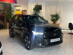 2025 Volvo Xc40 2.0 Plus Dark B4 (197 Hp) in Black — image 2