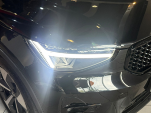 2025 Volvo Xc40 2.0 Plus Dark B4 (197 Hp) in Black — image 3