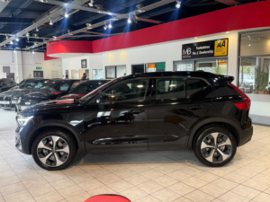 2025 Volvo Xc40 2.0 Plus Dark B4 (197 Hp) in Black — image 6