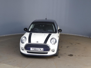 2015 MINI Hatch 1.5 Cooper D Euro 6 (s/s) 5dr in White — image 3