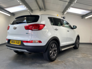 2014 Kia Sportage 1.6 Gdi Ecodynamics 2 SUV 5dr Petrol Manual 2WD Euro 5 (s/s) (133 Bhp) in White — image 6