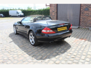 2007 Mercedes-Benz Sl 3.5 Sl350 7g-Tronic 2dr in Black — image 3