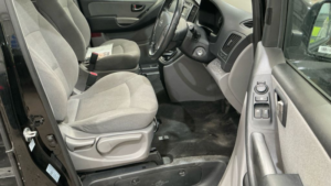 2019 Hyundai I800 2.5 Crdi Se MPV 5dr Diesel Manual Euro 6 (136 Ps) in Black — image 2