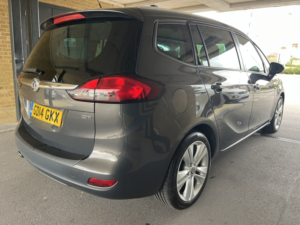 2014 Vauxhall Zafira Tourer 2.0 Cdti Sri in Grey — image 6