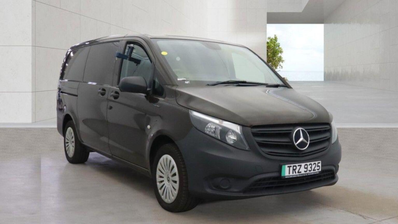 2022 Mercedes-Benz Evito 116 E 66kwh Progressive Auto Fwd L2 6dr (lwb) in Brown — image 1