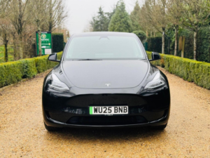 2025 Tesla Model Y Long Range Auto Rwd 5dr in Black — image 3
