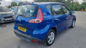 2010 Renault Scenic 1.6 Vvt Dynamique Tomtom in Blue — image 2