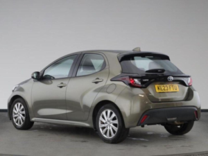 2023 Toyota Yaris 1.5 Vvt-H Icon E-CVT Euro 6 (s/s) 5dr in Bronze — image 5