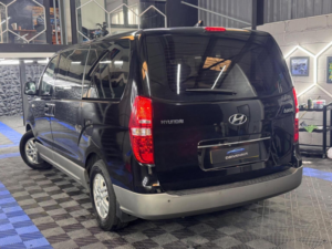2018 Hyundai I800 2.5 Crdi Se Nav Euro 6 5dr in Black — image 4