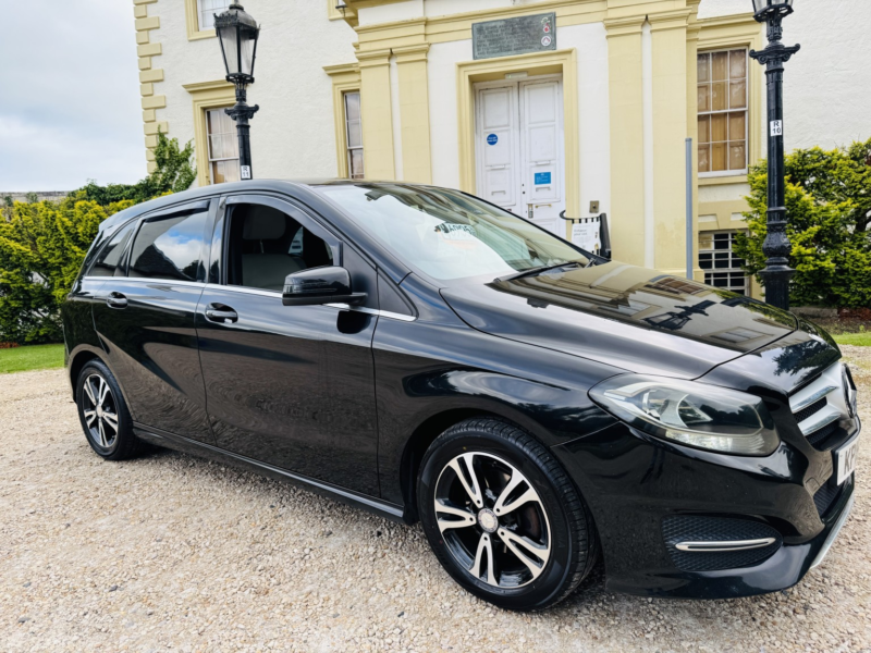 2016 Mercedes-Benz B Class 1.5 B180d Se in Black — image 1