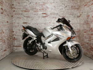 2003 Honda Vfr800 Fi in Silver — image 3