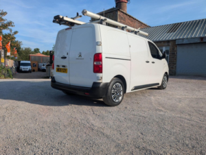 2019 Peugeot Expert 1.6 Bluehdi 1000 Professional Standard Panel Van Mwb Euro 6 6dr in White — image 3