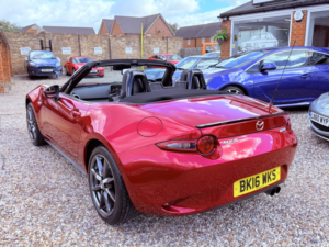 2016 Mazda Mx-5 2.0 Skyactiv-G Sport Nav in Red — image 4
