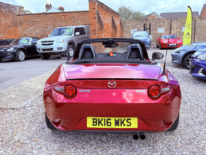 2016 Mazda Mx-5 2.0 Skyactiv-G Sport Nav in Red — image 5