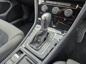2014 Volkswagen Golf 2.0 Tdi Bluemotion Tech Gt DSG Euro 5 (s/s) 5dr in Blue — image 4