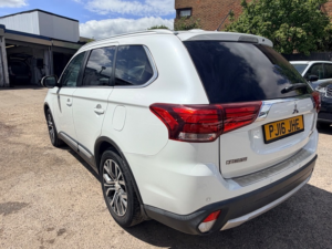 2016 Mitsubishi Outlander Di-D Gx 3 in White — image 6