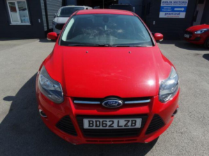 2012 Ford Focus 1.6 Tdci Zetec Euro 5 (s/s) 5dr in Red — image 2
