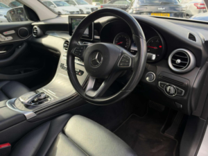 2016 Mercedes-Benz Glc 2.1 Glc220d Sport (premium) G-Tronic 4matic Euro 6 (s/s) 5dr in Silver — image 3