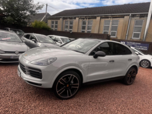 2020 Porsche Cayenne 3.0t V6 Tiptronics 4WD Euro 6 (s/s) 5dr in Grey — image 4