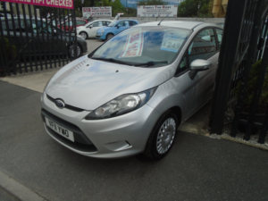 2011 Ford Fiesta 1.4 Edge Hatchback 3dr Petrol Manual (133 G/km, 94 Bhp) in Silver — image 3