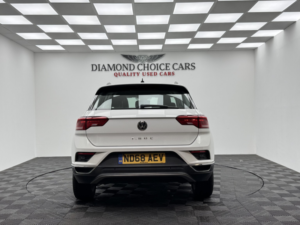 2018 Volkswagen T-Roc 1.0 Tsi Se in White — image 5