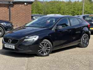 2019 Volvo V40 2.0 Momentum T2 in Black — image 6