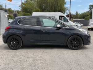 2019 Peugeot 208 1.2 208 Tech Edition S/s 5dr in Grey — image 4