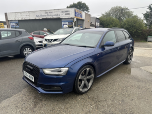 2015 Audi A4 Avant 1.8 Tfsi Black Edition in Blue — image 4