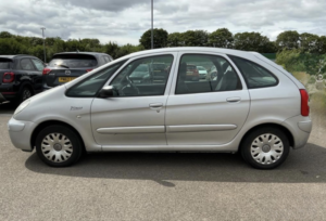 2009 Citroen Xsara Picasso 1.6 Hdi Desire * 1 Previous Owner * Last Owner 8yrs * in Silver — image 3