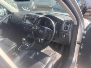 2012 Volkswagen Tiguan 2.0 Tdi Se 4WD Euro 5 5dr in Silver — image 3