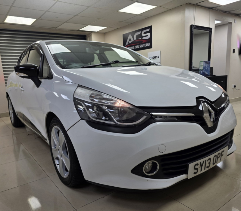 2013 Renault Clio 1.5 Dci Dynamique Medianav Hatchback 5dr Diesel Manual Euro 5 (s/s) (90 Ps) in Multicolour — image 1