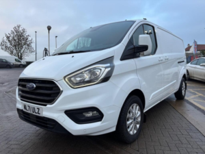 2021 Ford Transit Custom 2.0 Transit Custom Limited Van 300 L2 2.0l Ecoblue 130ps Fwd 6 Speed Manual in White — image 3