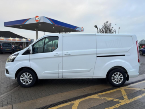 2021 Ford Transit Custom 2.0 Transit Custom Limited Van 300 L2 2.0l Ecoblue 130ps Fwd 6 Speed Manual in White — image 4