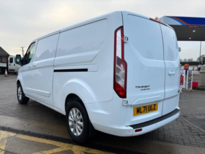 2021 Ford Transit Custom 2.0 Transit Custom Limited Van 300 L2 2.0l Ecoblue 130ps Fwd 6 Speed Manual in White — image 5