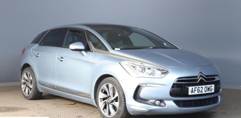 2012 Citroen Ds5 2.0 Hdi Dstyle Euro 5 5dr in Blue — image 1