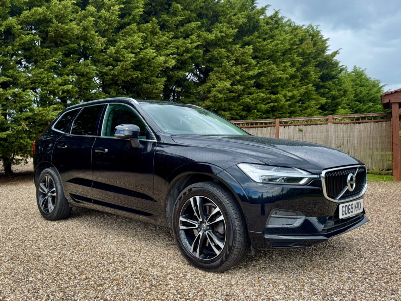 2019 Volvo Xc60 2.0 Momentum T4 in Black — image 1