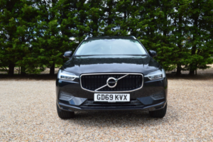 2019 Volvo Xc60 2.0 Momentum T4 in Black — image 5