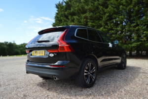 2019 Volvo Xc60 2.0 Momentum T4 in Black — image 6