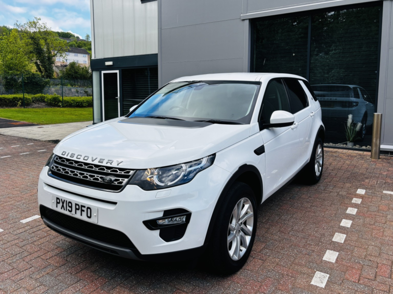 2019 Land Rover Discovery Sport 2.0 Td4 Se Tech in White — image 1