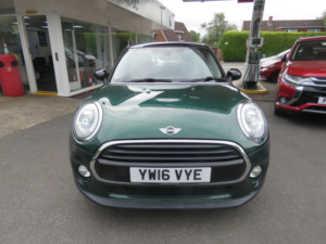 2016 MINI Hatch 1.5 Cooper Euro 6 (s/s) 5dr in Green — image 2