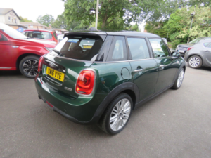 2016 MINI Hatch 1.5 Cooper Euro 6 (s/s) 5dr in Green — image 5