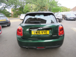 2016 MINI Hatch 1.5 Cooper Euro 6 (s/s) 5dr in Green — image 6