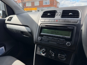 2011 Volkswagen Polo 1.2 Moda Euro 5 5dr in Black — image 4