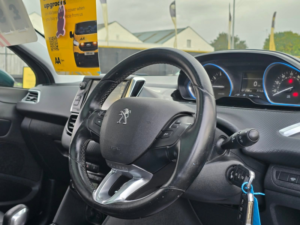 2017 Peugeot 2008 1.2 Puretech Allure SUV 5dr Petrol Manual Euro 6 (s/s) (110 Ps) in Green — image 3