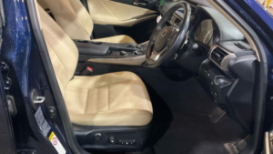 2015 Lexus Is 2.5 300h Luxury E-CVT Euro 5 (s/s) 4dr in Blue — image 3