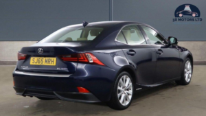 2015 Lexus Is 2.5 300h Luxury E-CVT Euro 5 (s/s) 4dr in Blue — image 5